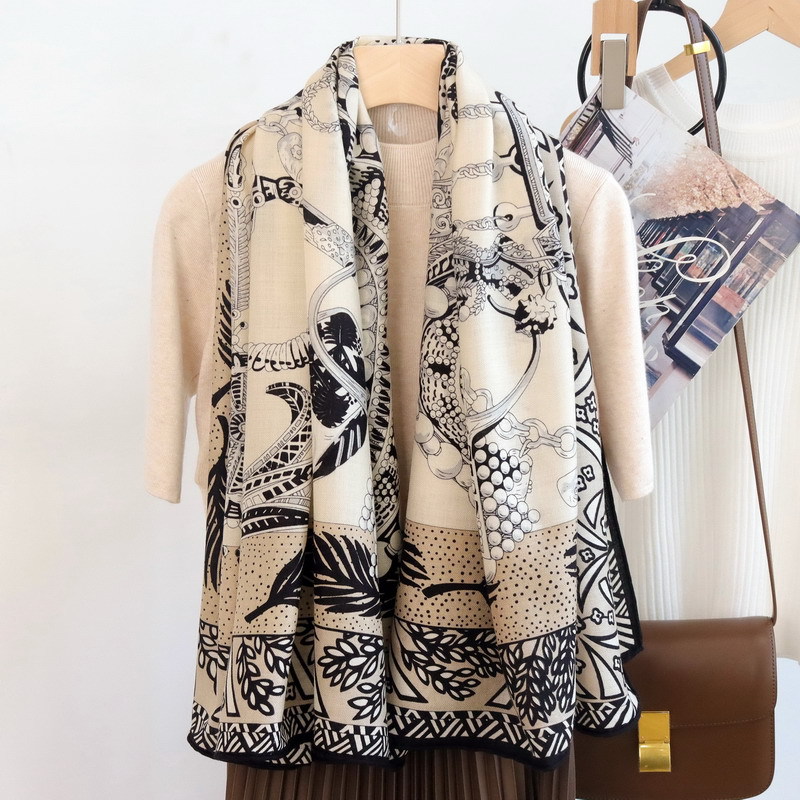 Sciarpa in Seta e Lana 135CM,  - Winter Clothing Hong Kong recensione e prezzo