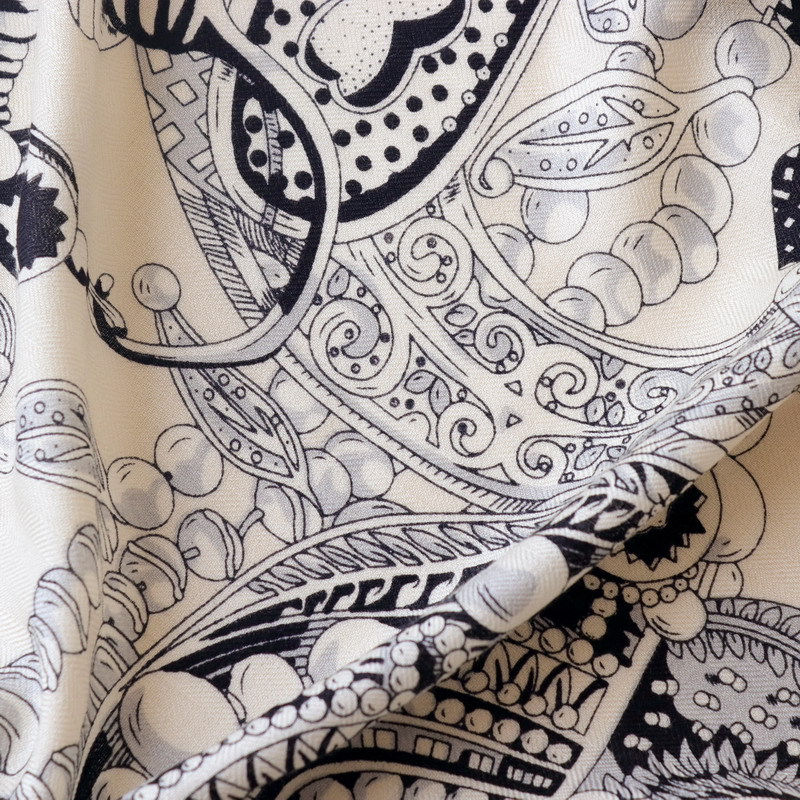 Sciarpa in Seta e Lana 135CM,  - Winter Clothing Hong Kong recensione e prezzo